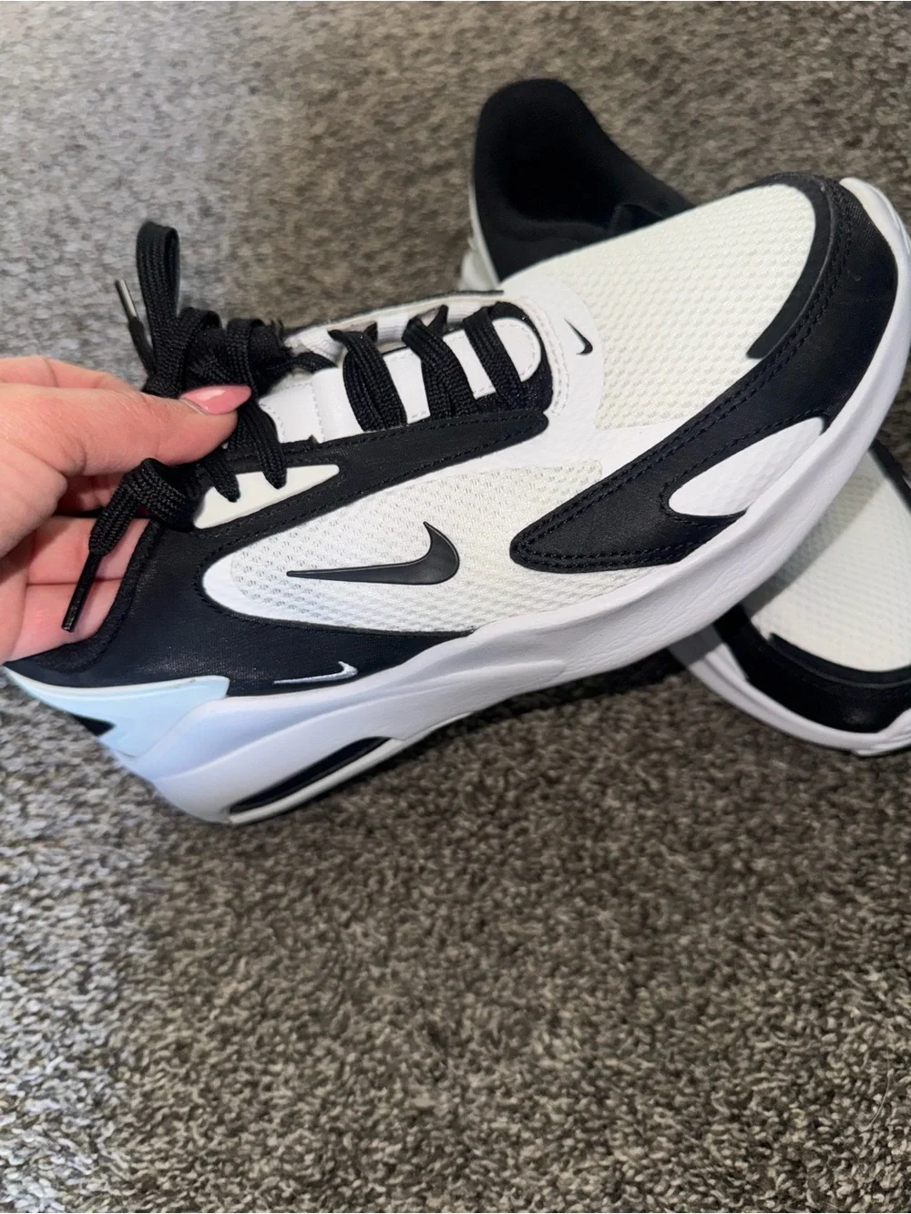 Nike Women's Black and White Sneakers